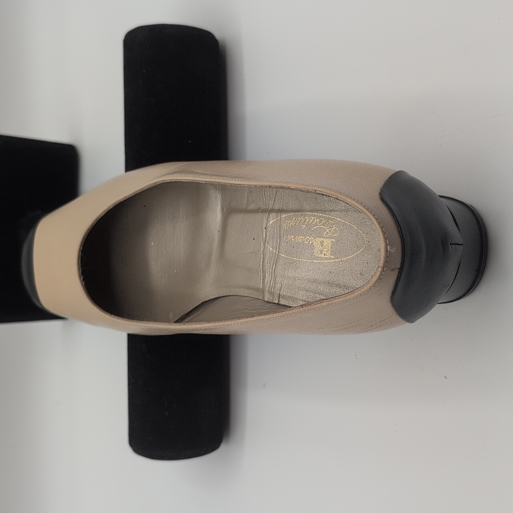 Browns Couture | Elegant Beige and Black Women's Shoes - Picture 4 of 9